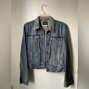 BDG vintage-inspired blue jean jacket. Studded. Size M. Stylish and so cute!!